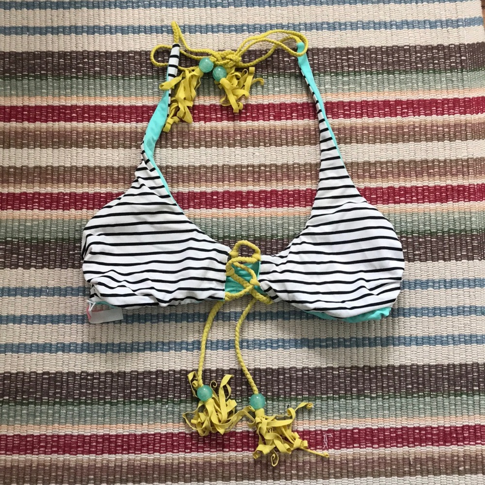 Reversible Victoria’s Secret bathing suit top!